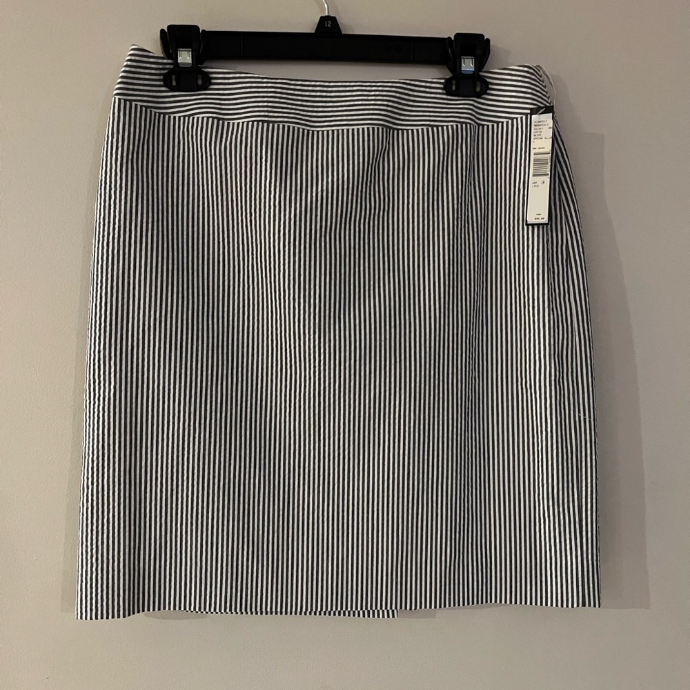 Tahari skirt